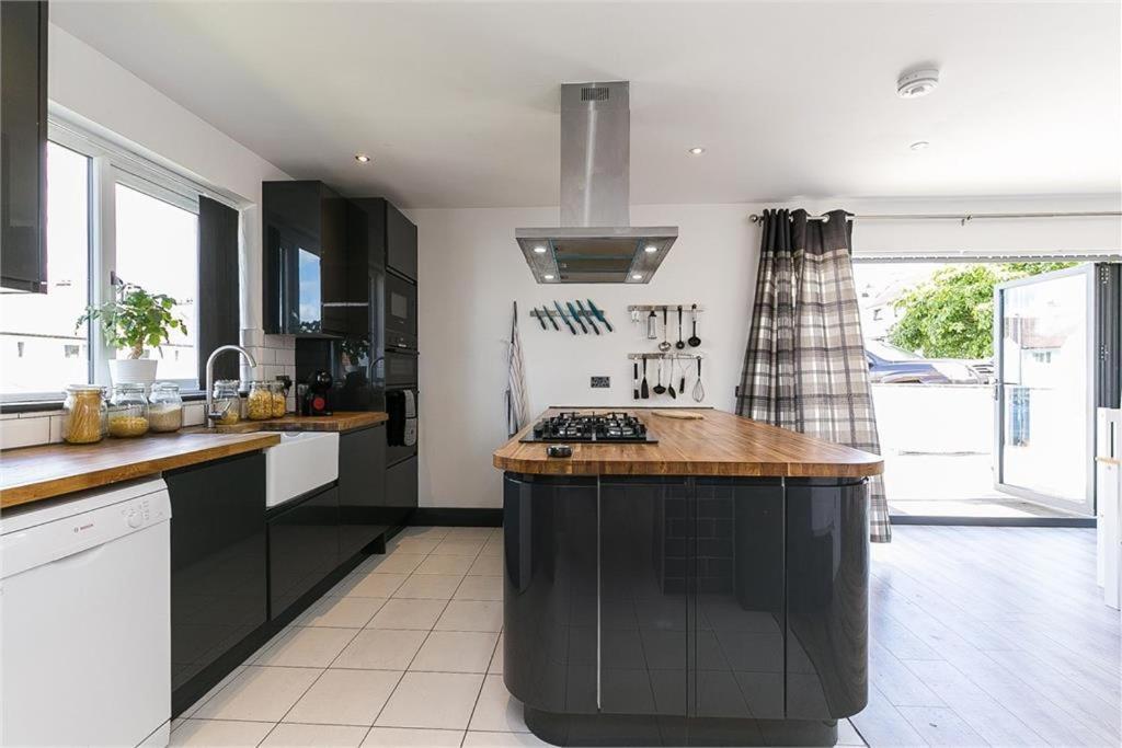 Dreghorn House 4 Bedrooms 3 Toilets 3 Reception Free Parking 233 Mbp Wifi Vakantiehuis *