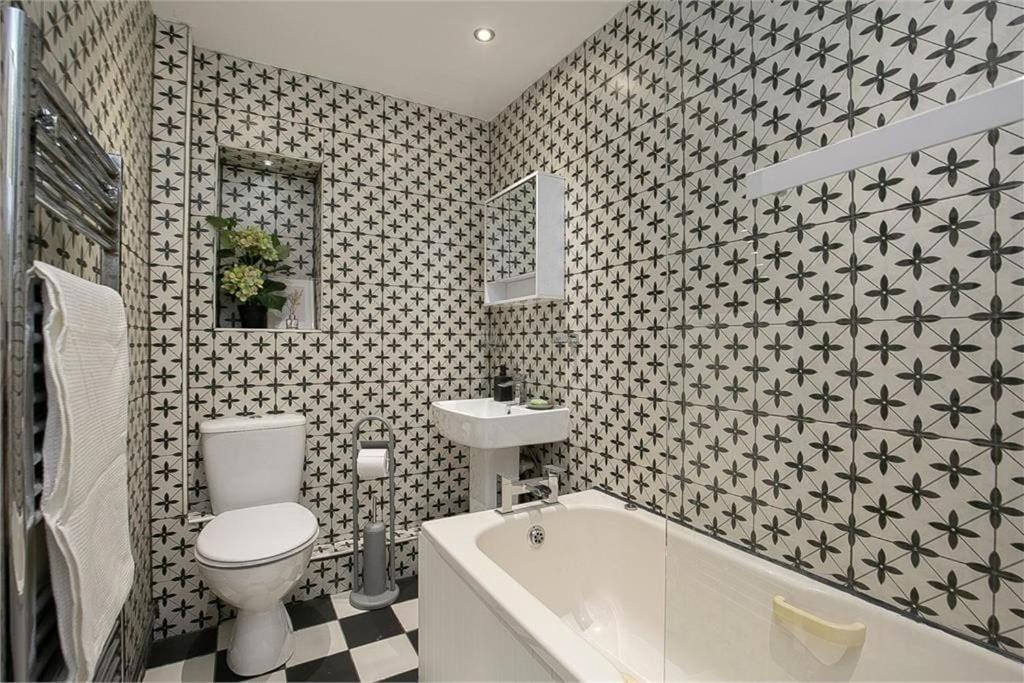Dreghorn House 4 Bedrooms 3 Toilets 3 Reception Free Parking 233 Mbp Wifi Vakantiehuis Edinburgh