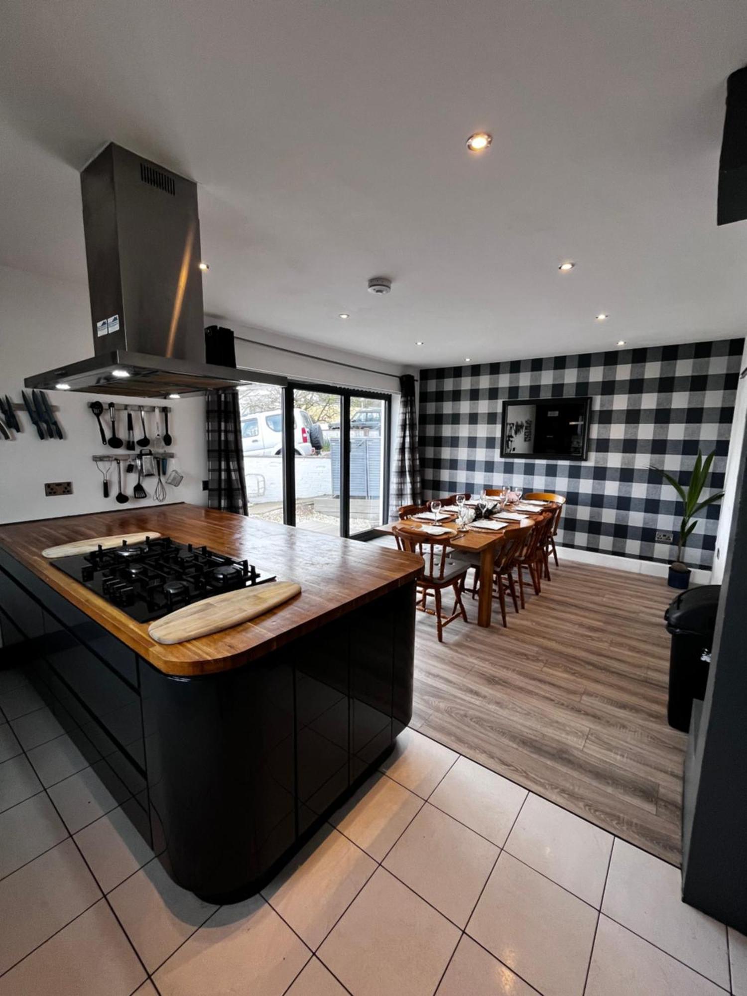 Dreghorn House 4 Bedrooms 3 Toilets 3 Reception Free Parking 233 Mbp Wifi Vakantiehuis *