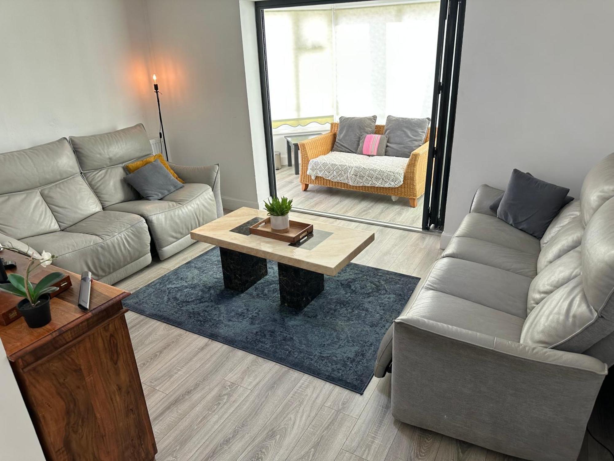 Vakantiehuis Dreghorn House 4 Bedrooms 3 Toilets 3 Reception Free Parking 233 Mbp Wifi Edinburgh